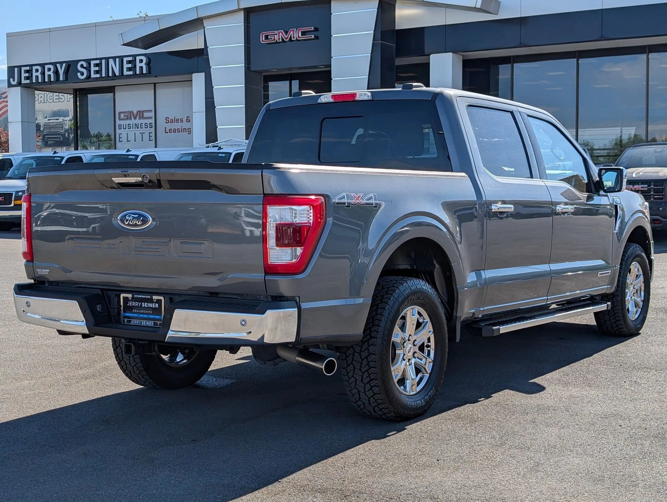 Used 2023 Gray Metallic Ford LARIAT image 6