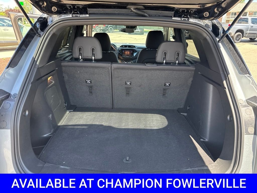 Used 2023 Gray Chevrolet RS image 19