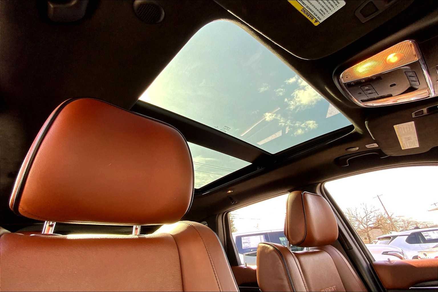Used 2020 Velvet Red Pearlcoat Jeep Summit image 14