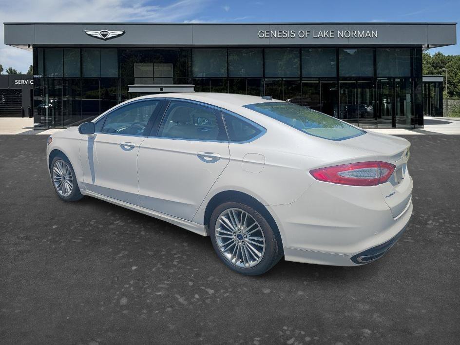 Used 2016 White Platinum Clearcoat Metallic Ford SE image 6