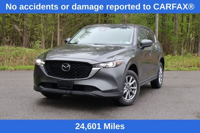 2023 Mazda CX-5 S Preferred package Auto AWD's photo