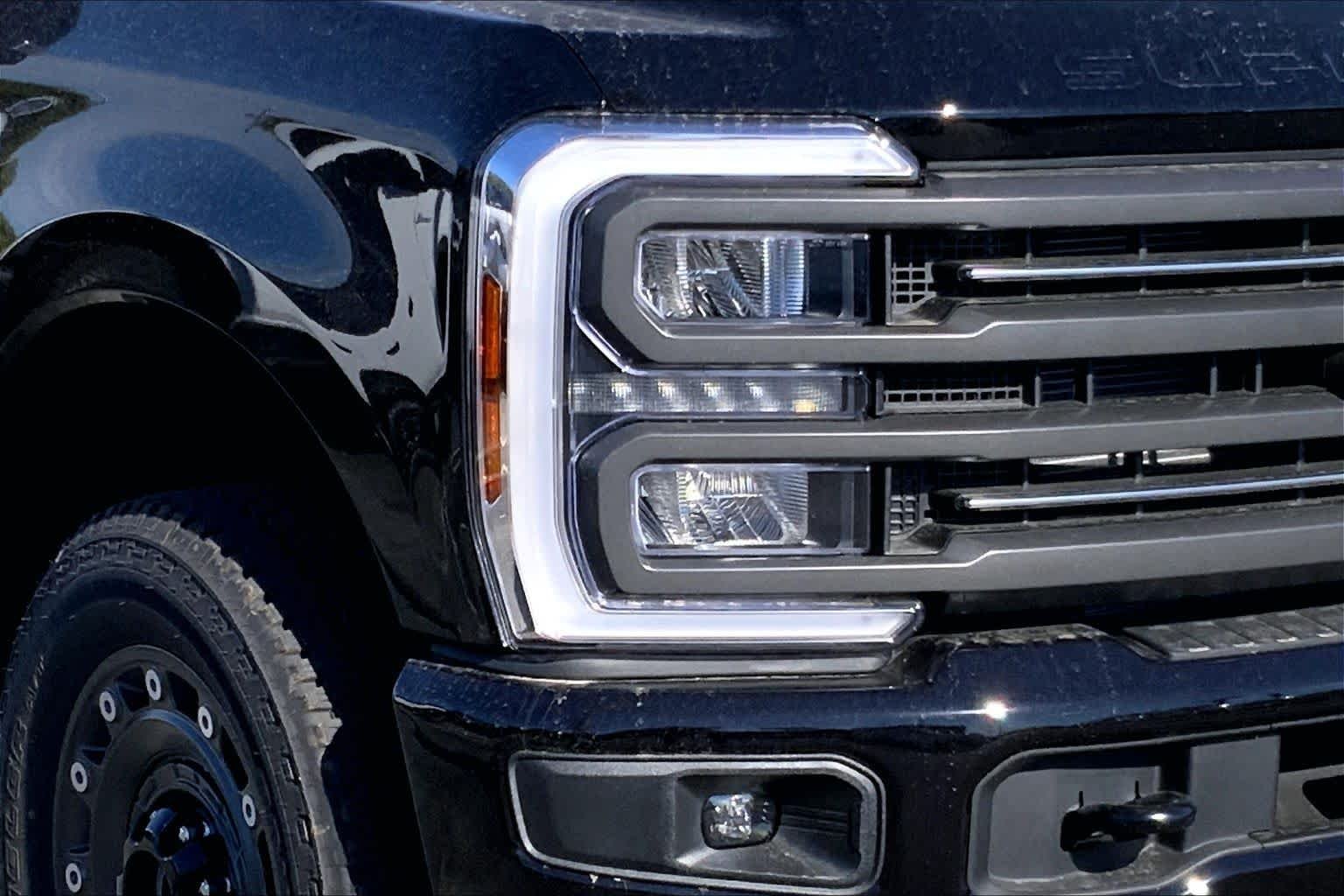 New 2027 Agate Black Metallic Ford F-350® XLT image 10