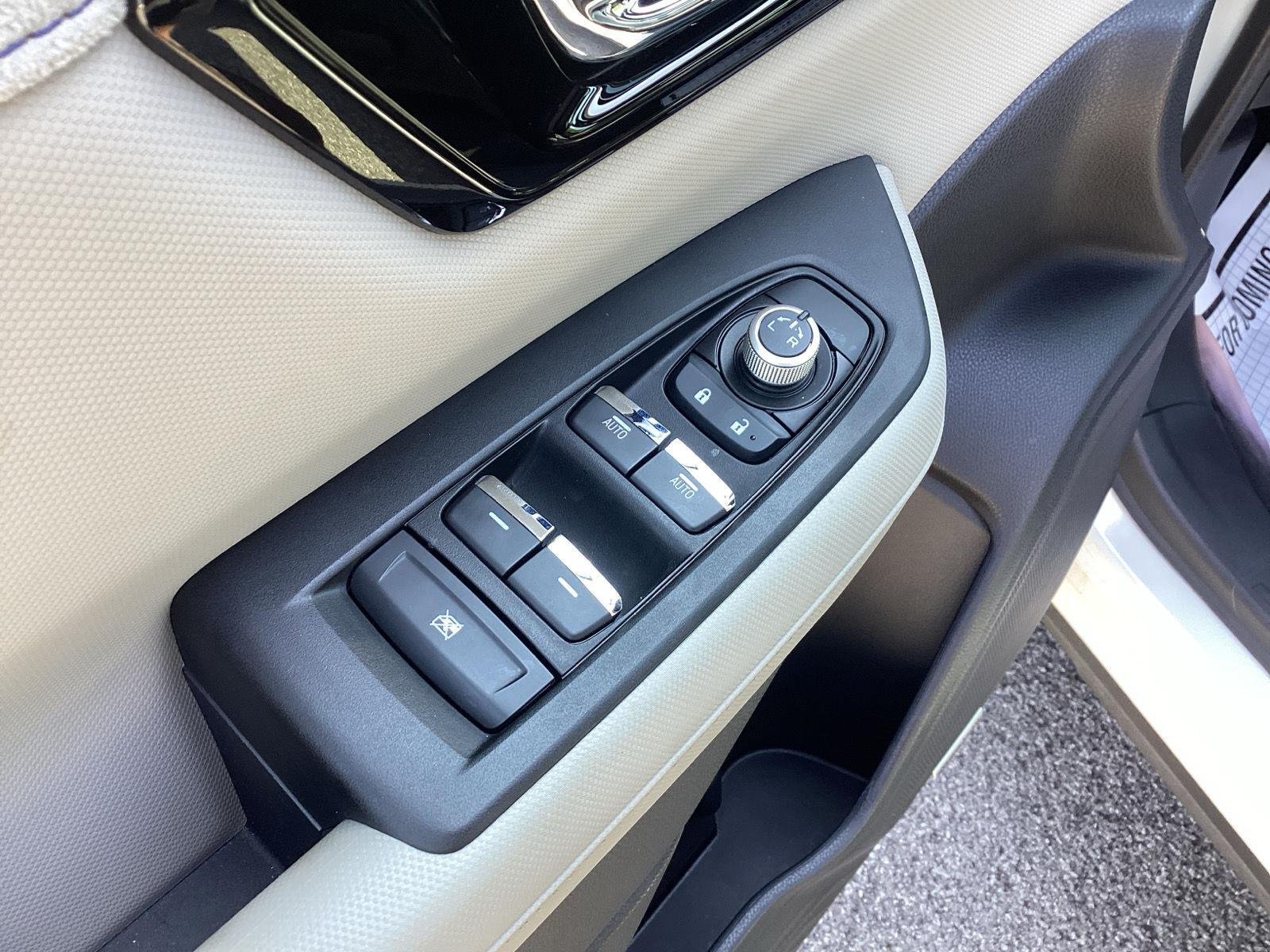 Used 2026 Crystal White Pearl Subaru Limited image 17