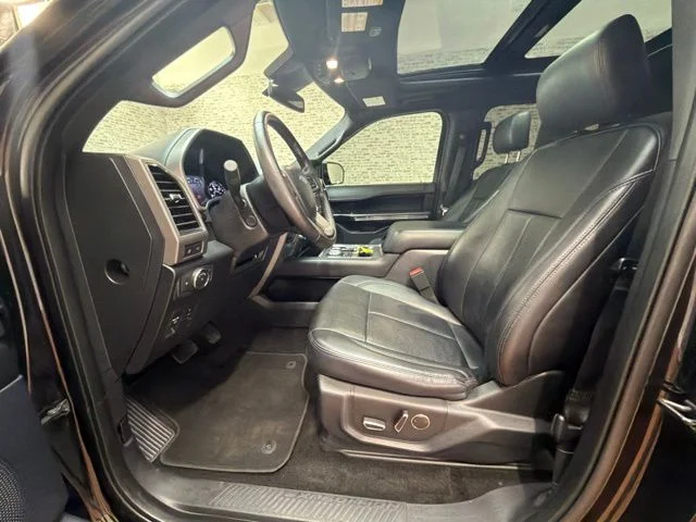 Used 2019 Agate Black Metallic Ford XLT image 24