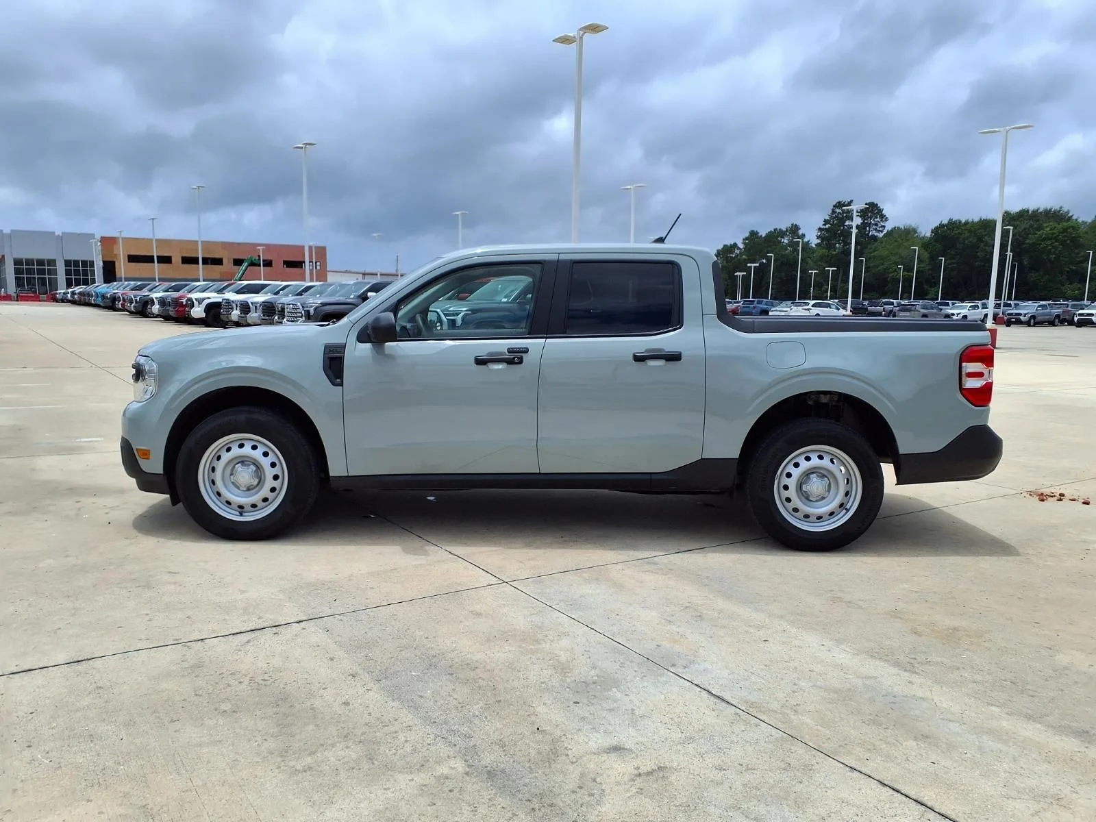Used 2024 Green Ford XL image 8