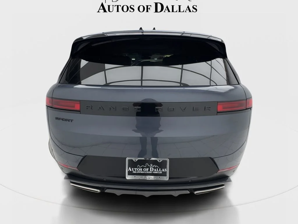 Used 2024 Blue Land Rover SE image 10