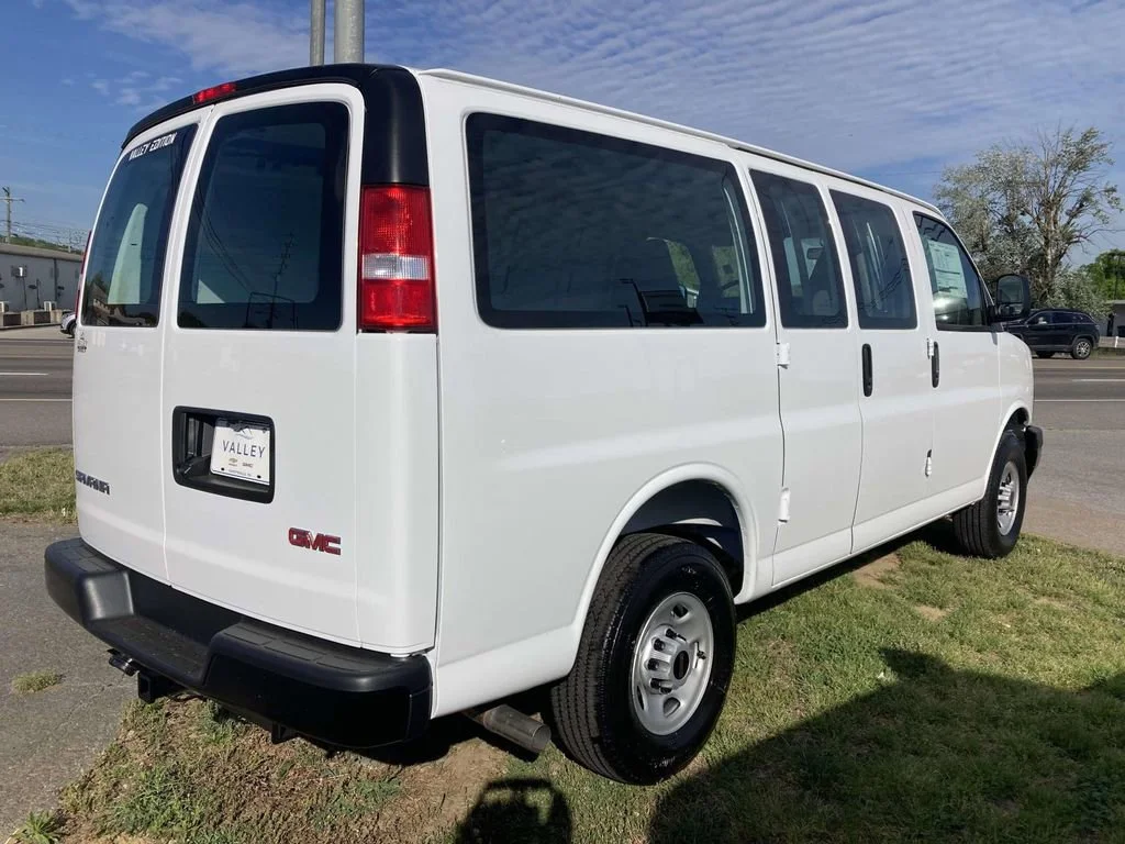New 2026 Summit White GMC Work Van image 4