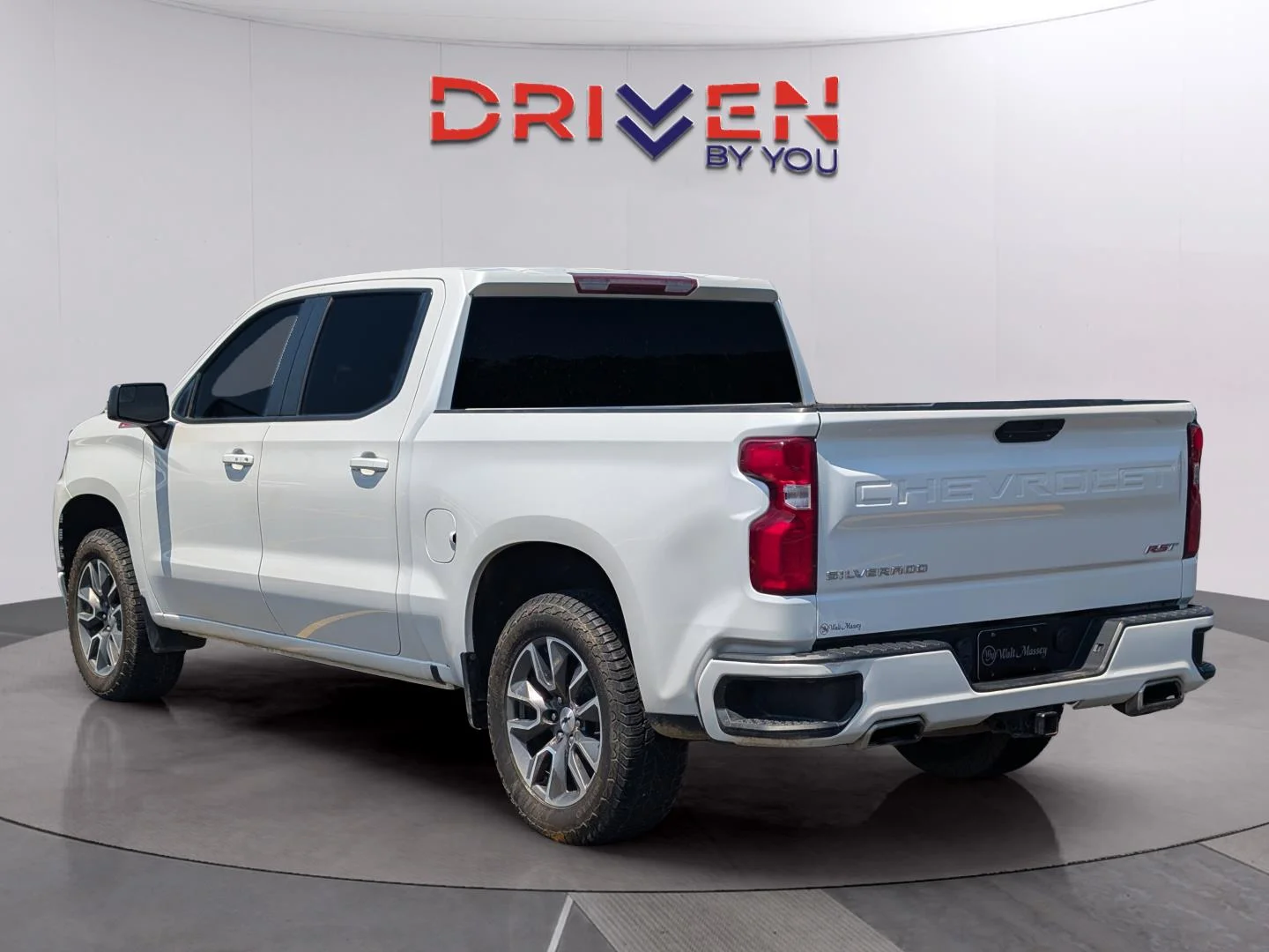Used 2022 Iridescent Pearl Tricoat Chevrolet RST image 3
