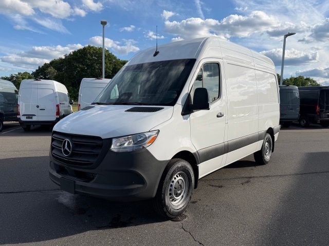 New 2026 Arctic White Mercedes-Benz Cargo 144 WB image 3