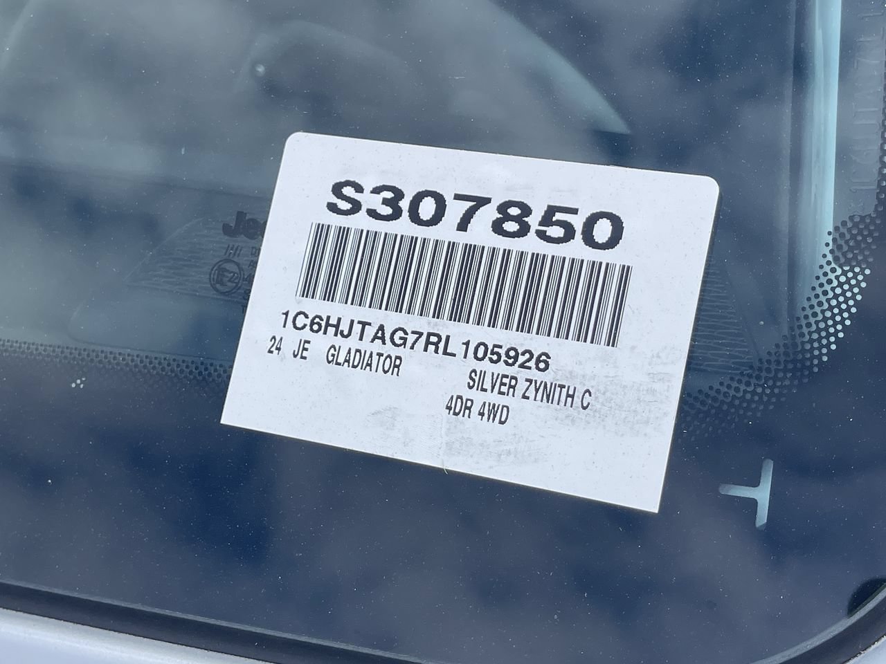 Used 2024 Silver Zynith Clearcoat Jeep Sport S image 39