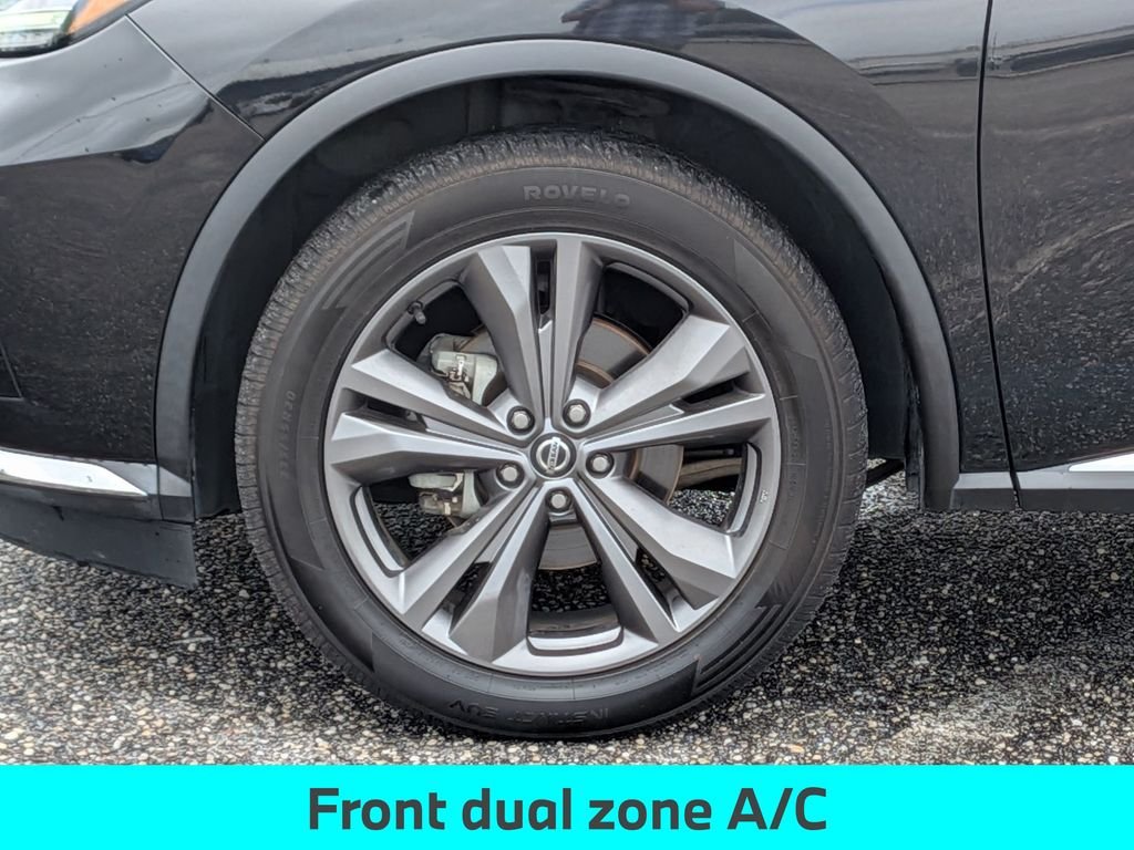 Used 2021 Black Nissan Platinum image 13