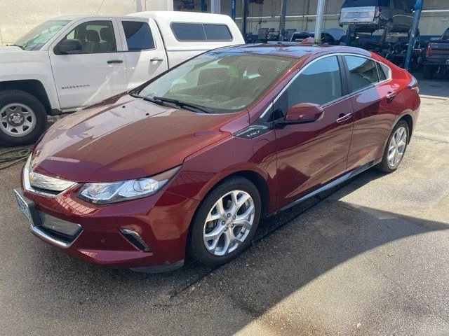 Used 2016 Red Chevrolet Premier image 2