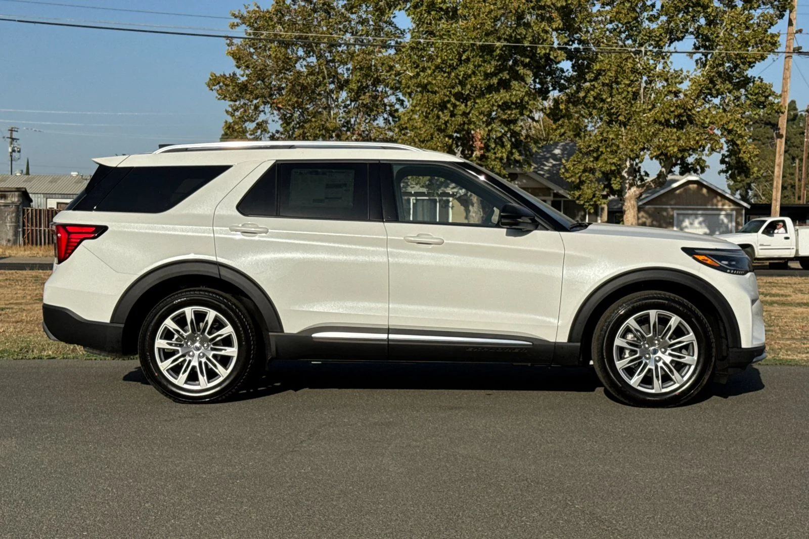 New 2027 Star White Metallic Tri-Coat Ford Platinum™ image 3