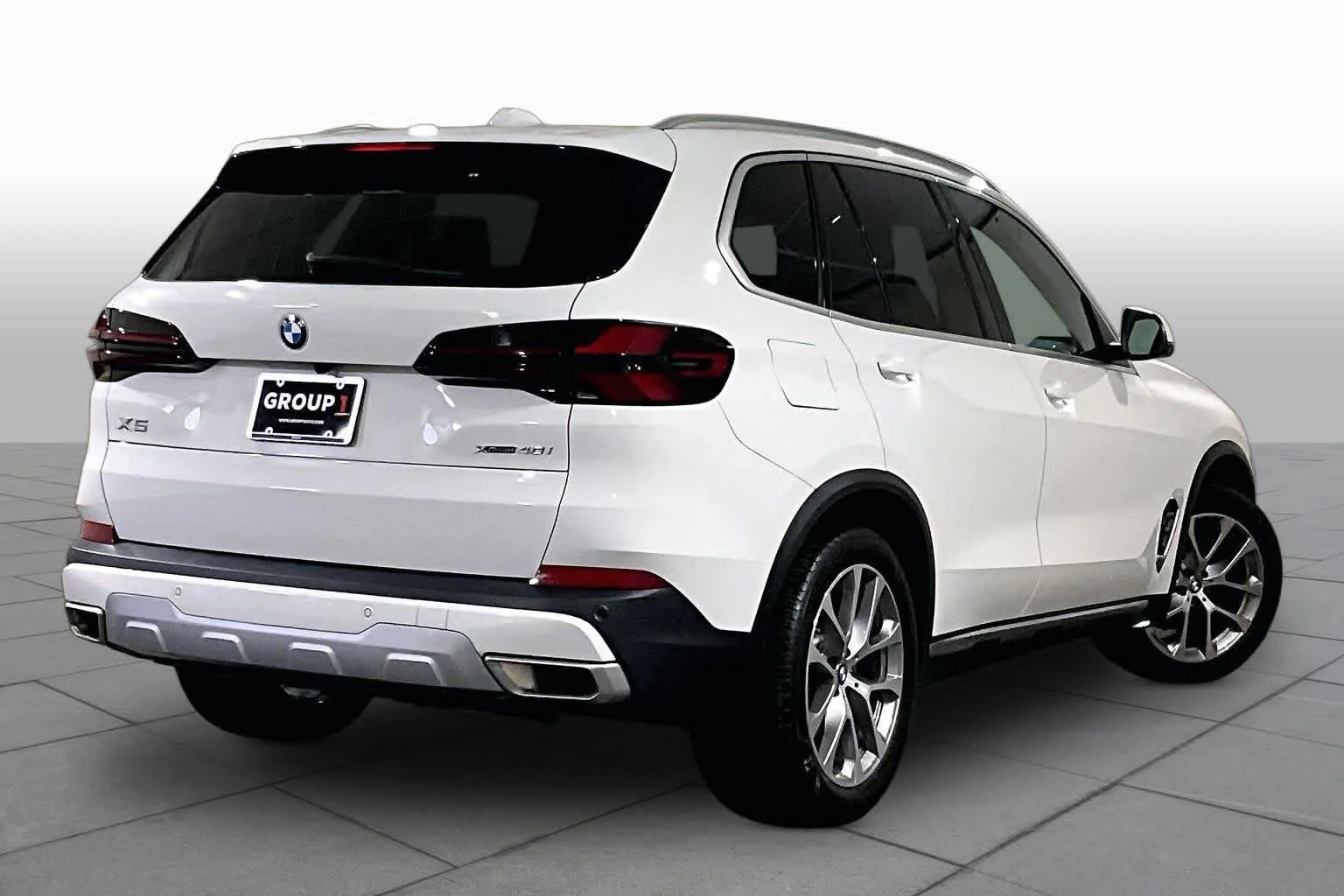 Certified Used 2024 Alpine White BMW xDrive40i image 12