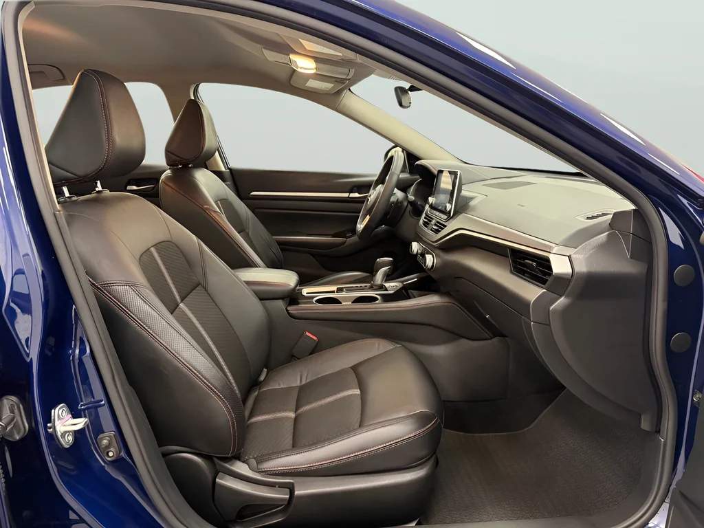Used 2024 Blue Nissan 2.5 SR image 13