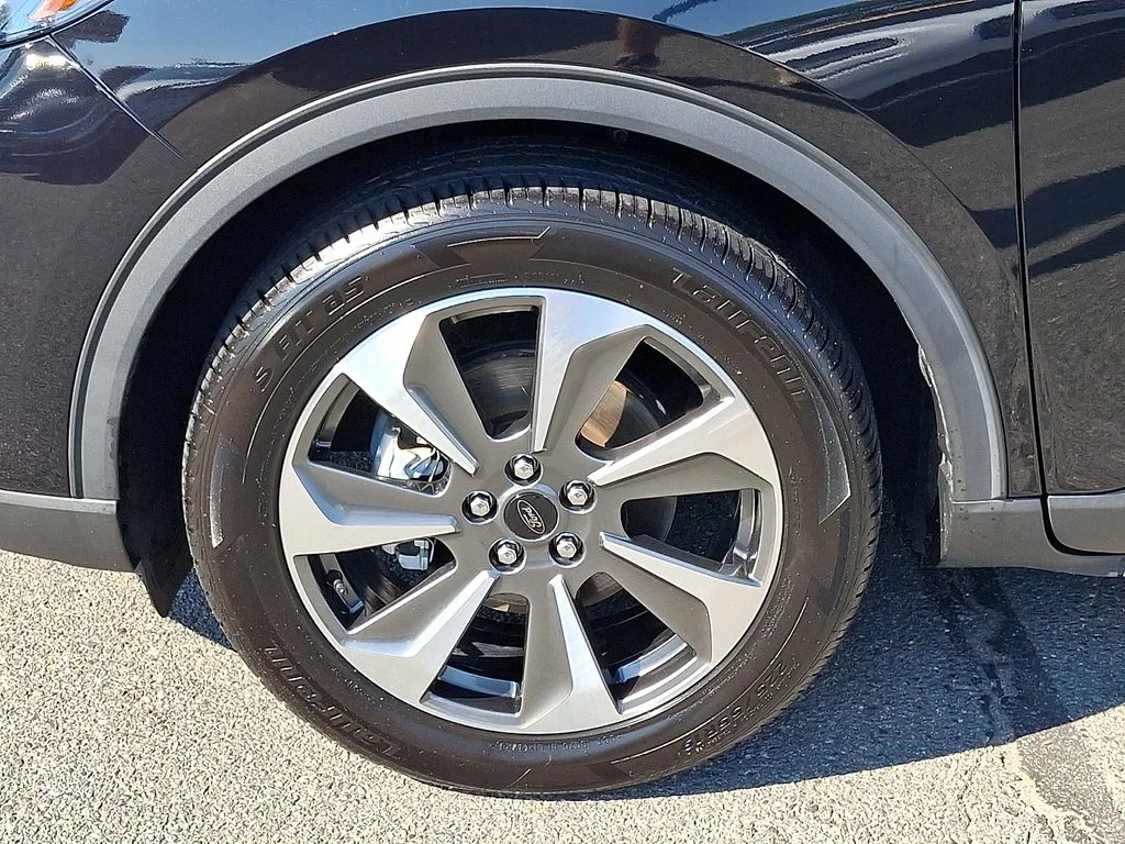 Certified Used 2023 Black Metallic Ford Platinum image 9