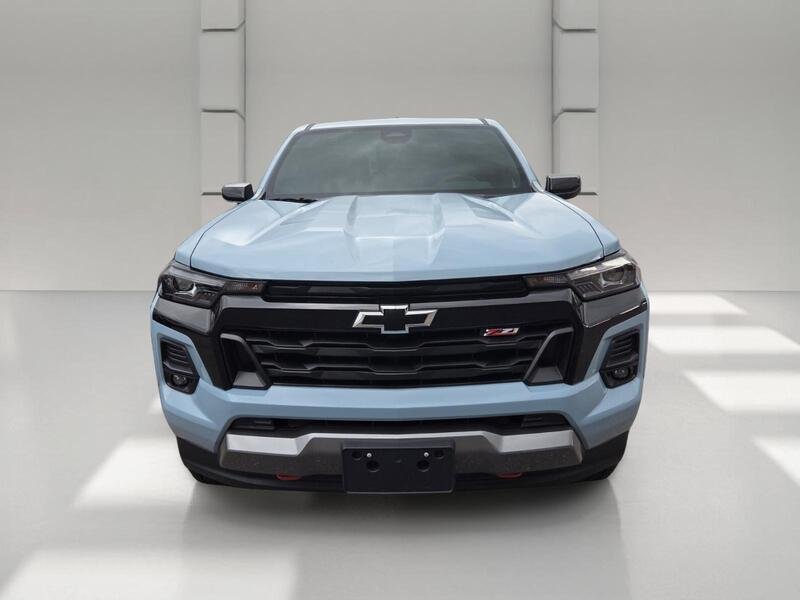 Used 2026 Snowdrift Metallic CHEVROLET 4WD Crew Cab Z71 image 2
