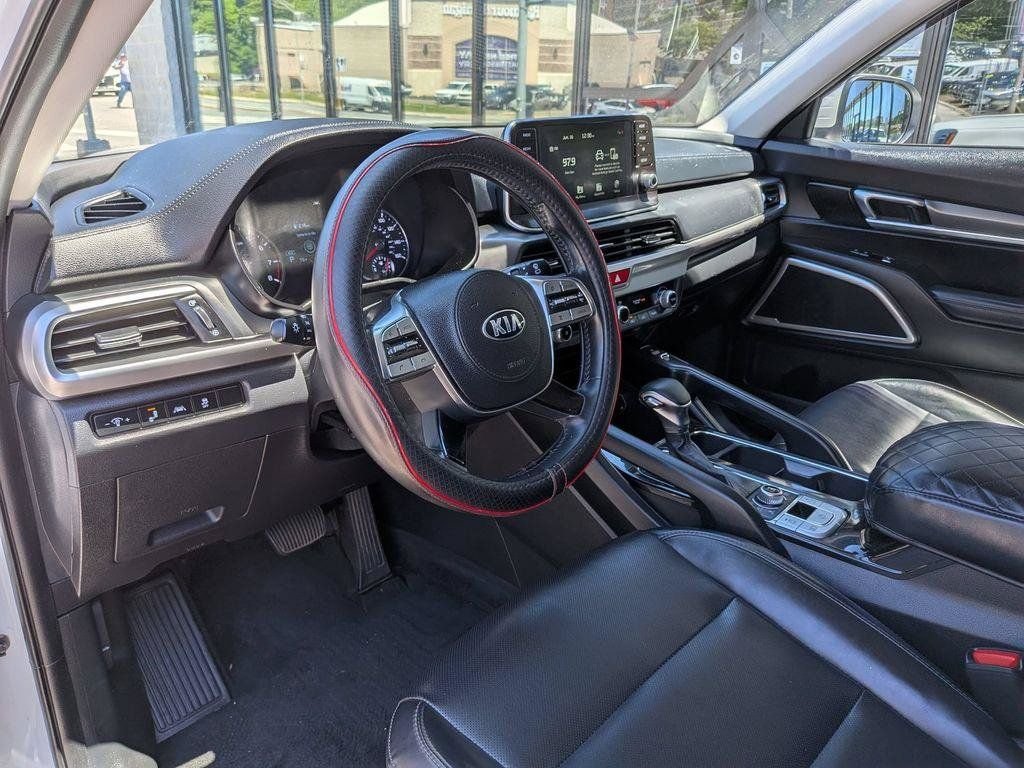 Used 2020 White Kia S image 14