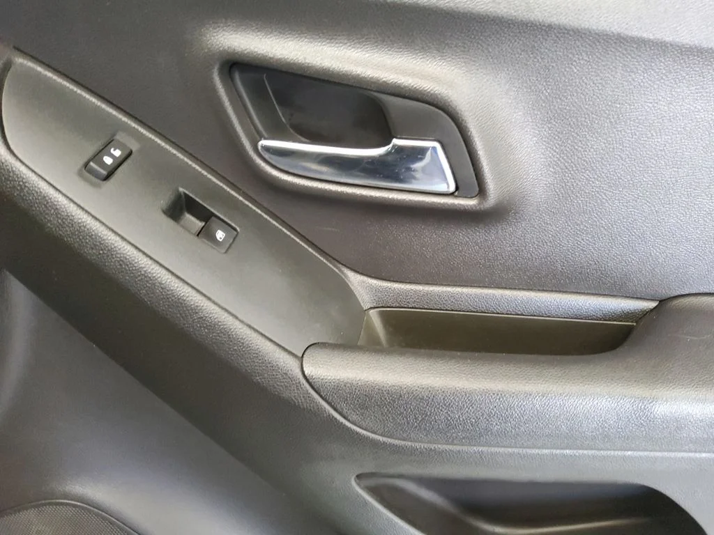 Used 2018 Black Chevrolet LS image 15