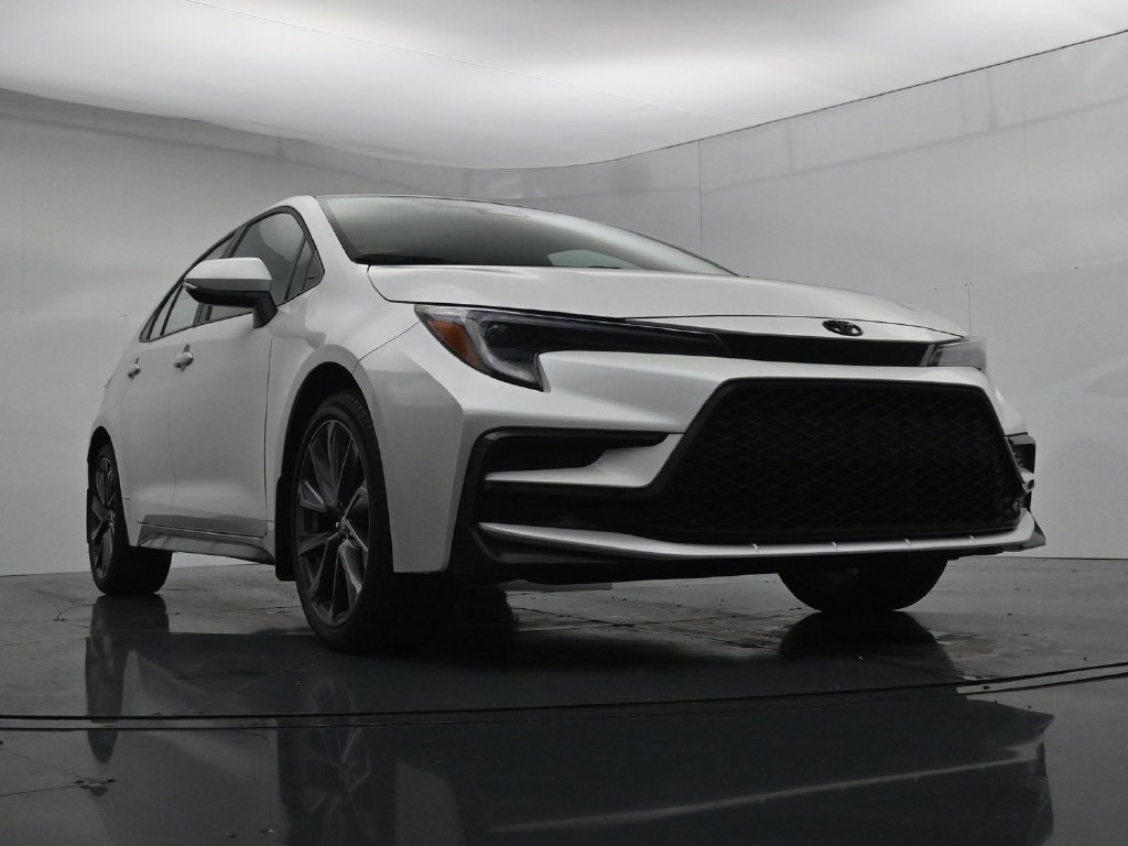 New 2026 Wind Chill Pearl <sup>1</sup> Toyota  XSE image 18