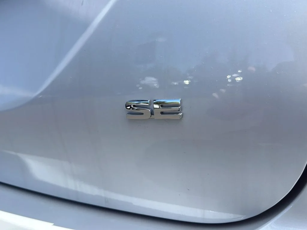 New 2026 White Diamond Mitsubishi LE image 35