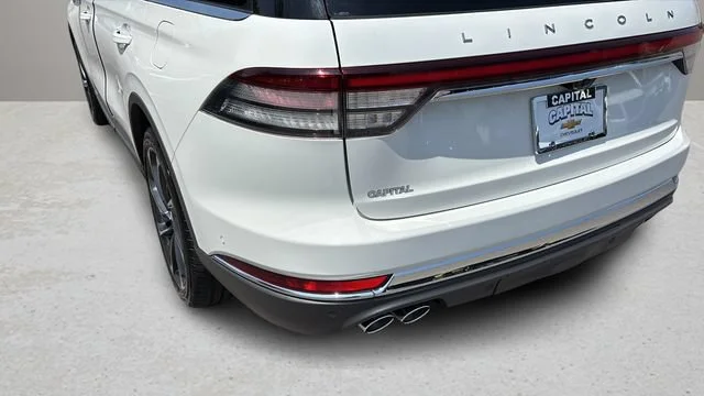 Used 2023 White Lincoln Reserve image 41