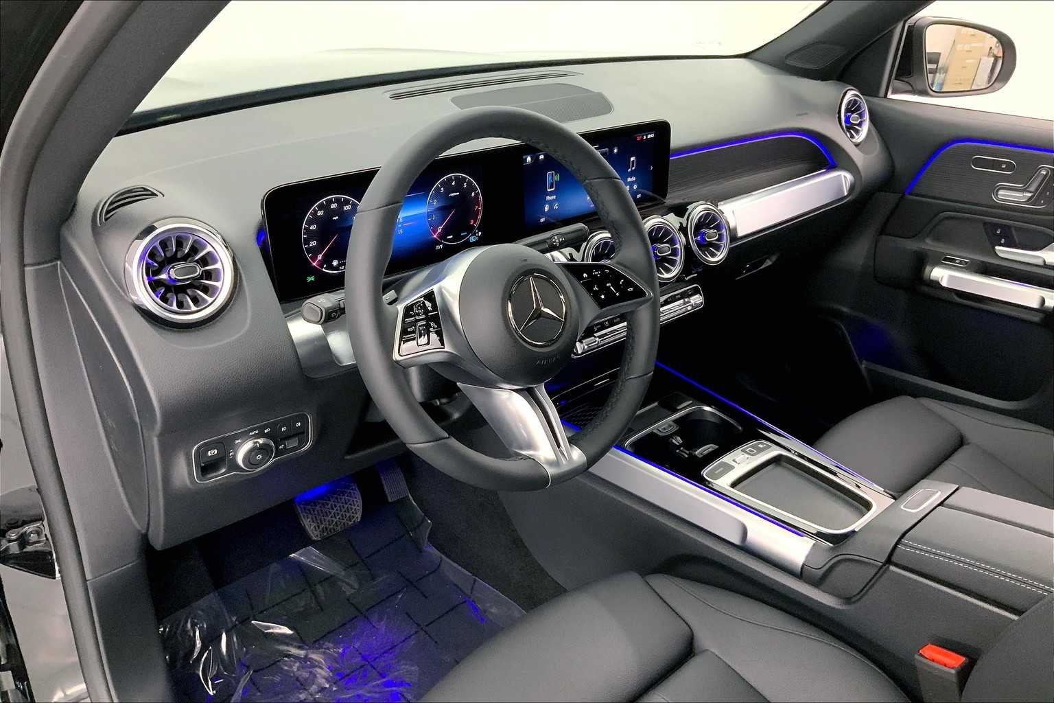 New 2026 Night Black Mercedes-Benz GLB 250 image 2