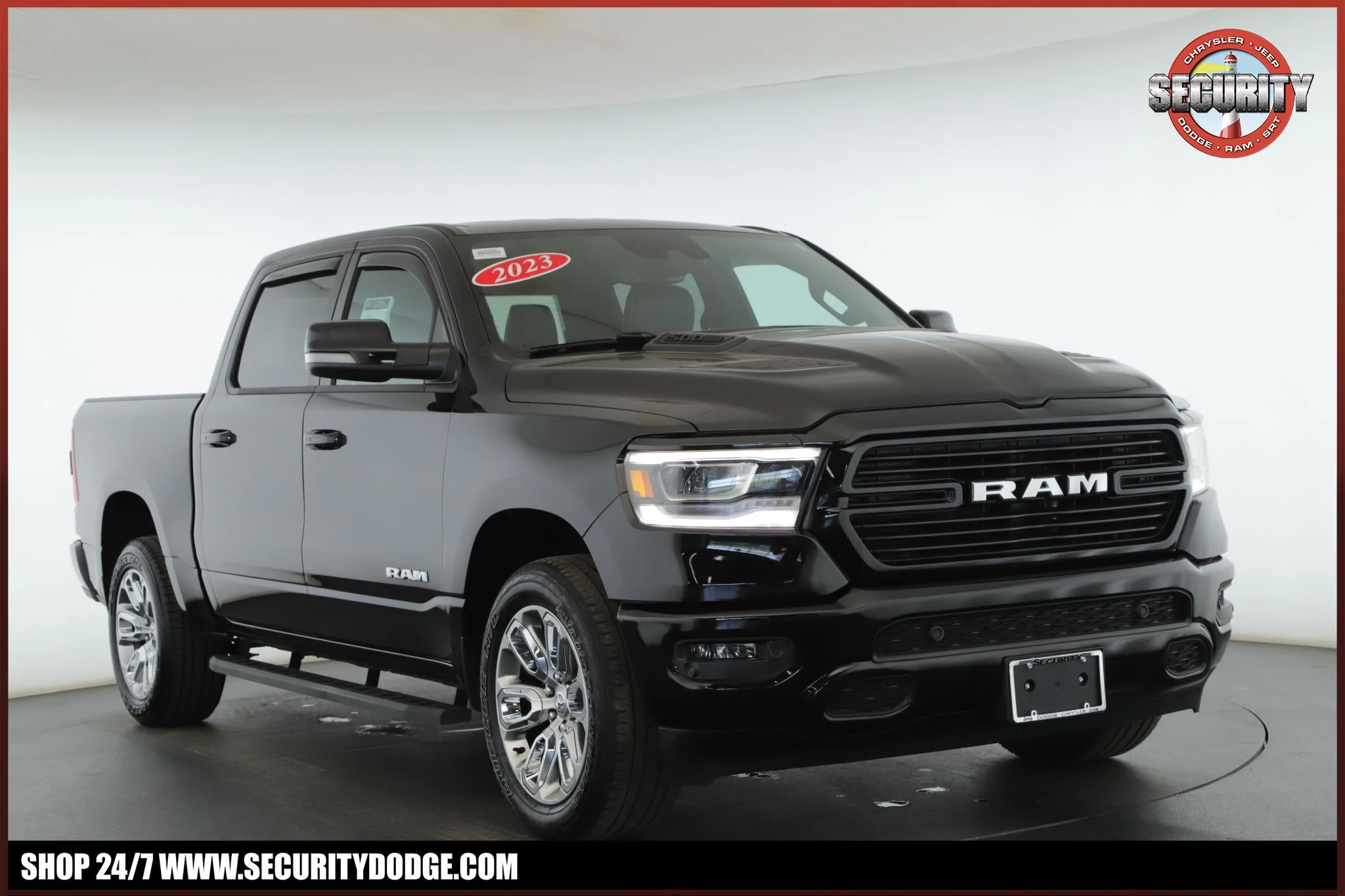 2023 RAM 1500 Laramie 4x4 Crew Cab 5'7's photo