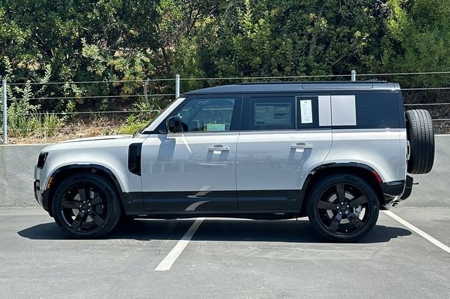 New 2026 Borasco Grey Land Rover X-Dynamic SE image 2