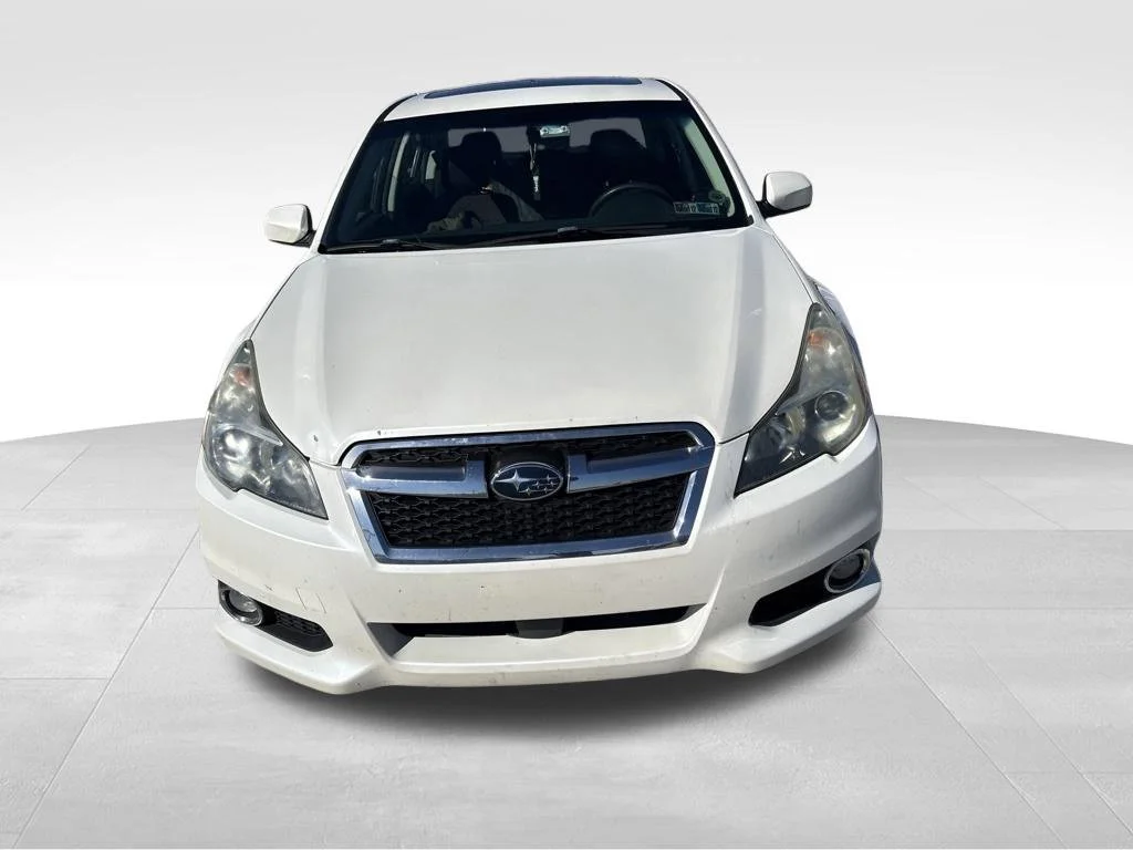 Used 2014 White Subaru 2.5i image 9
