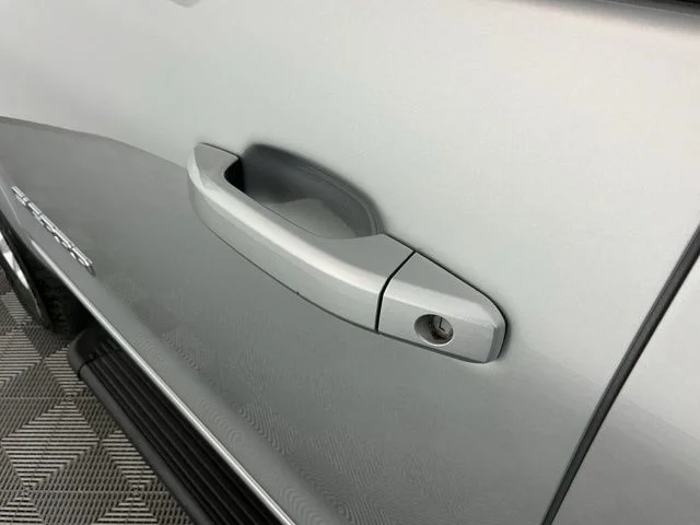 Used 2018 Quicksilver Metallic GMC SLE image 10