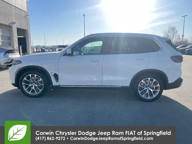 Used 2025 White BMW xDrive50e image 2