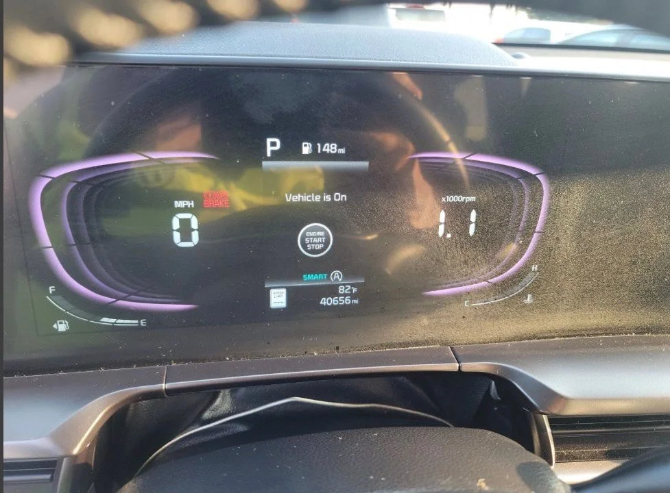 Used 2025 White Kia S image 5