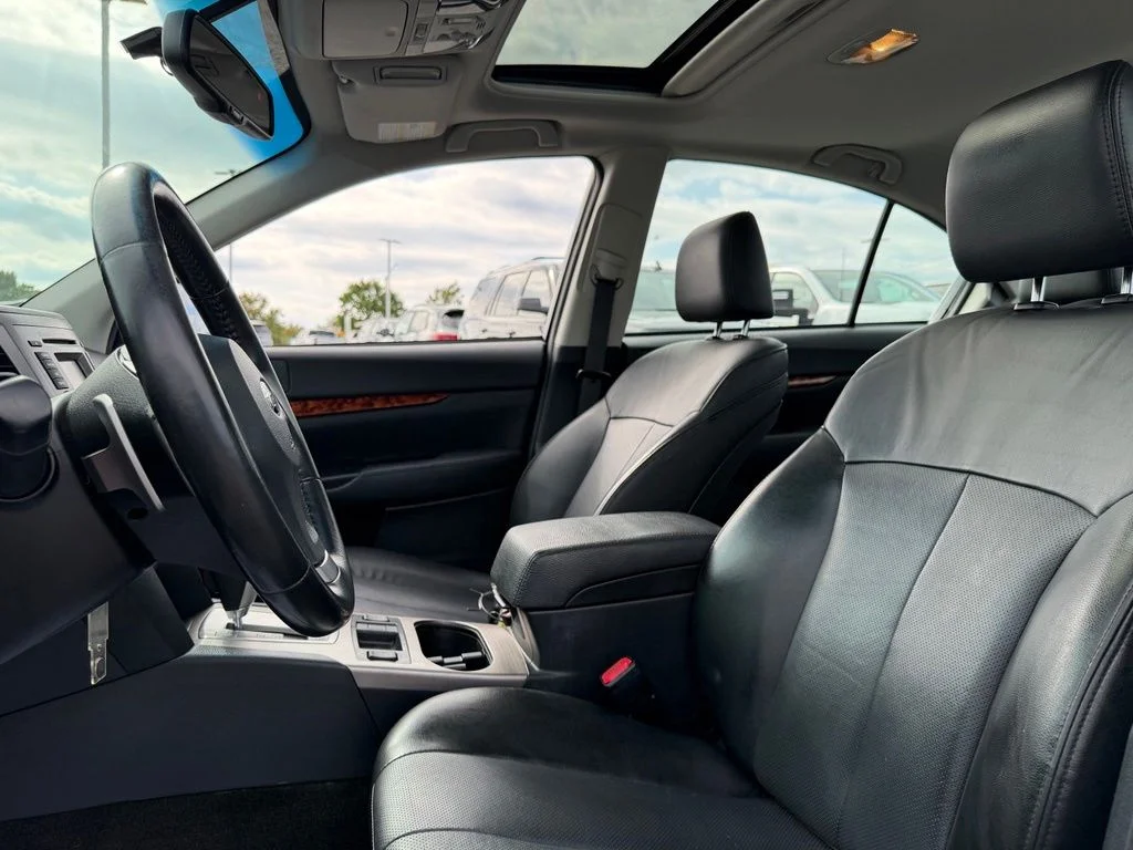 Used 2012 Silver Subaru 2.5i image 25