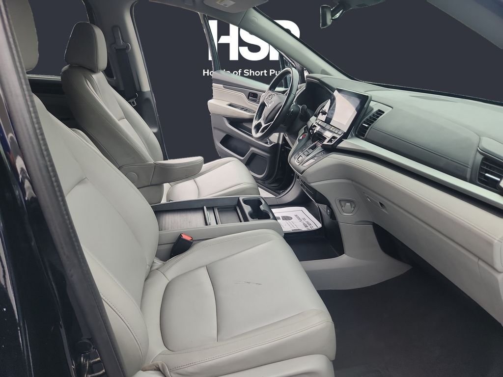 Used 2018 Crystal Black Pearl Honda Touring image 15