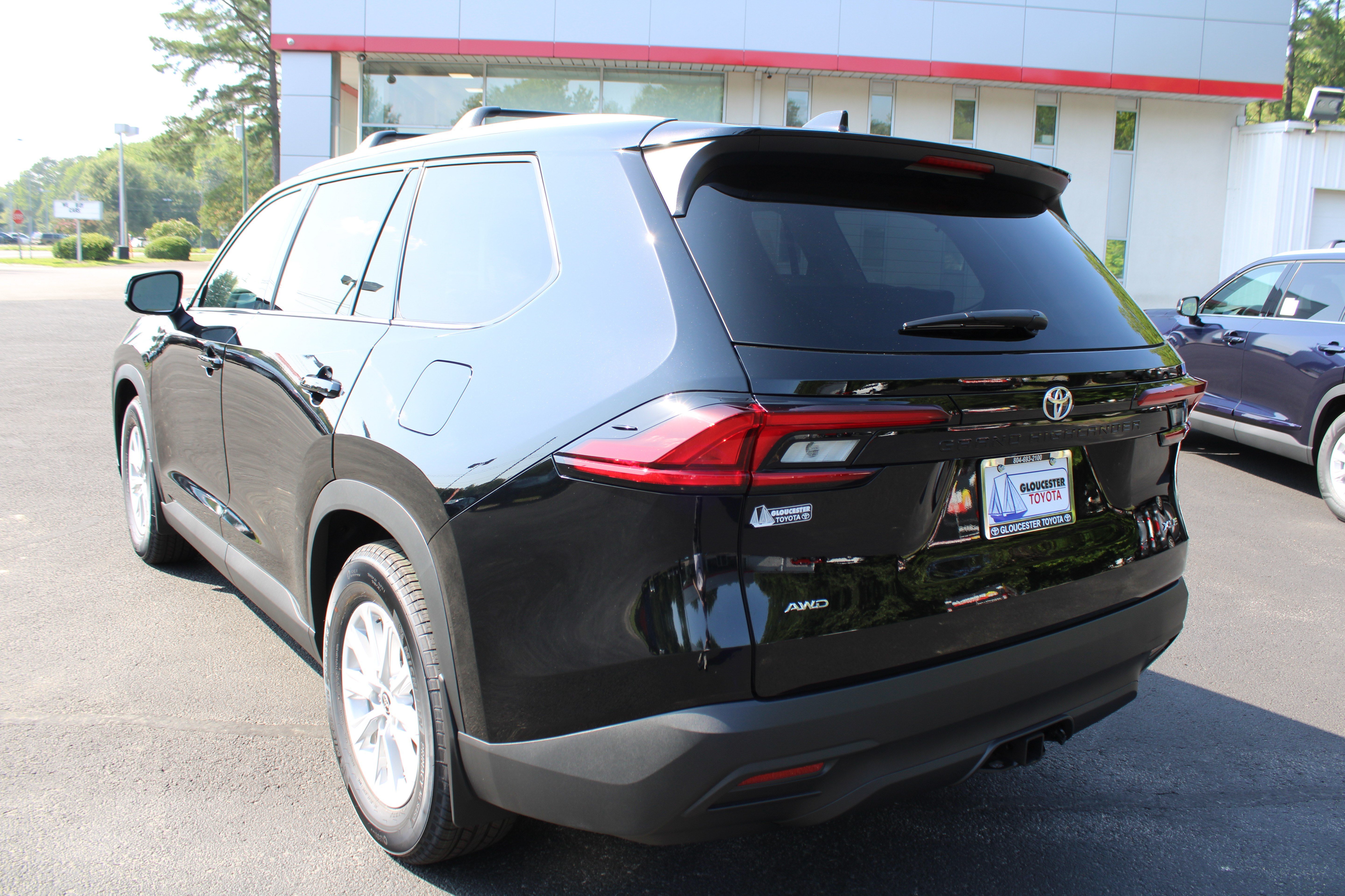 New 2026 Midnight Black Metallic Toyota  XLE image 7