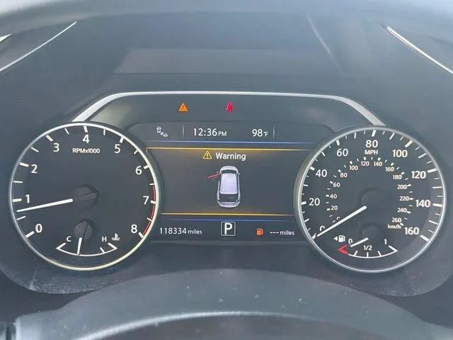 Used 2018 Black Nissan Platinum image 27