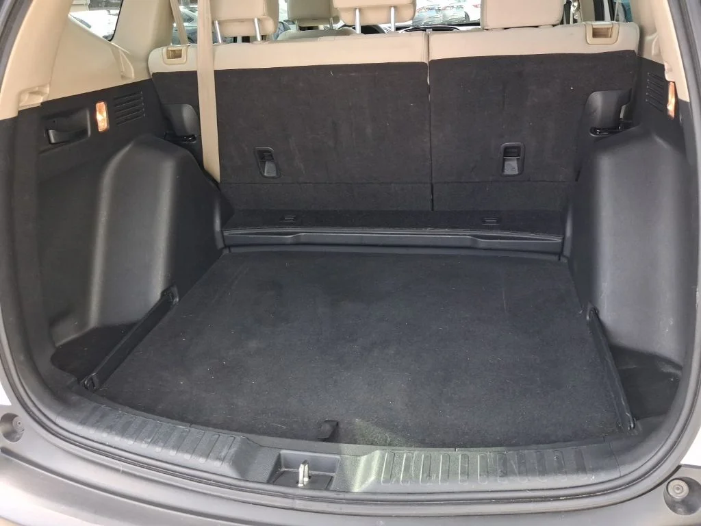 Used 2019 White Honda LX image 10