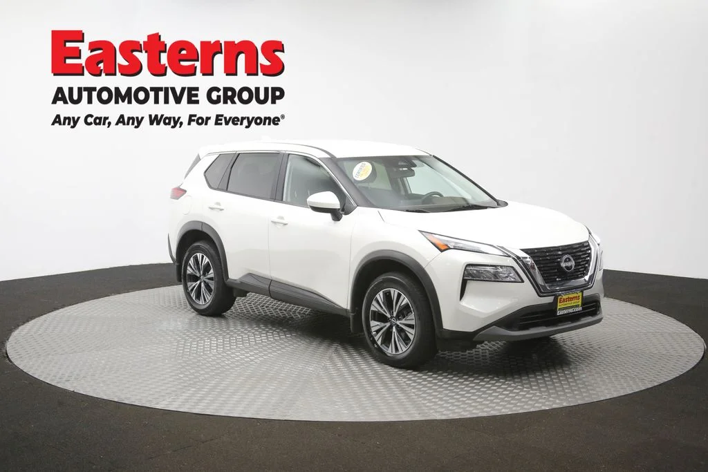 Used 2023 White Nissan SV image 47