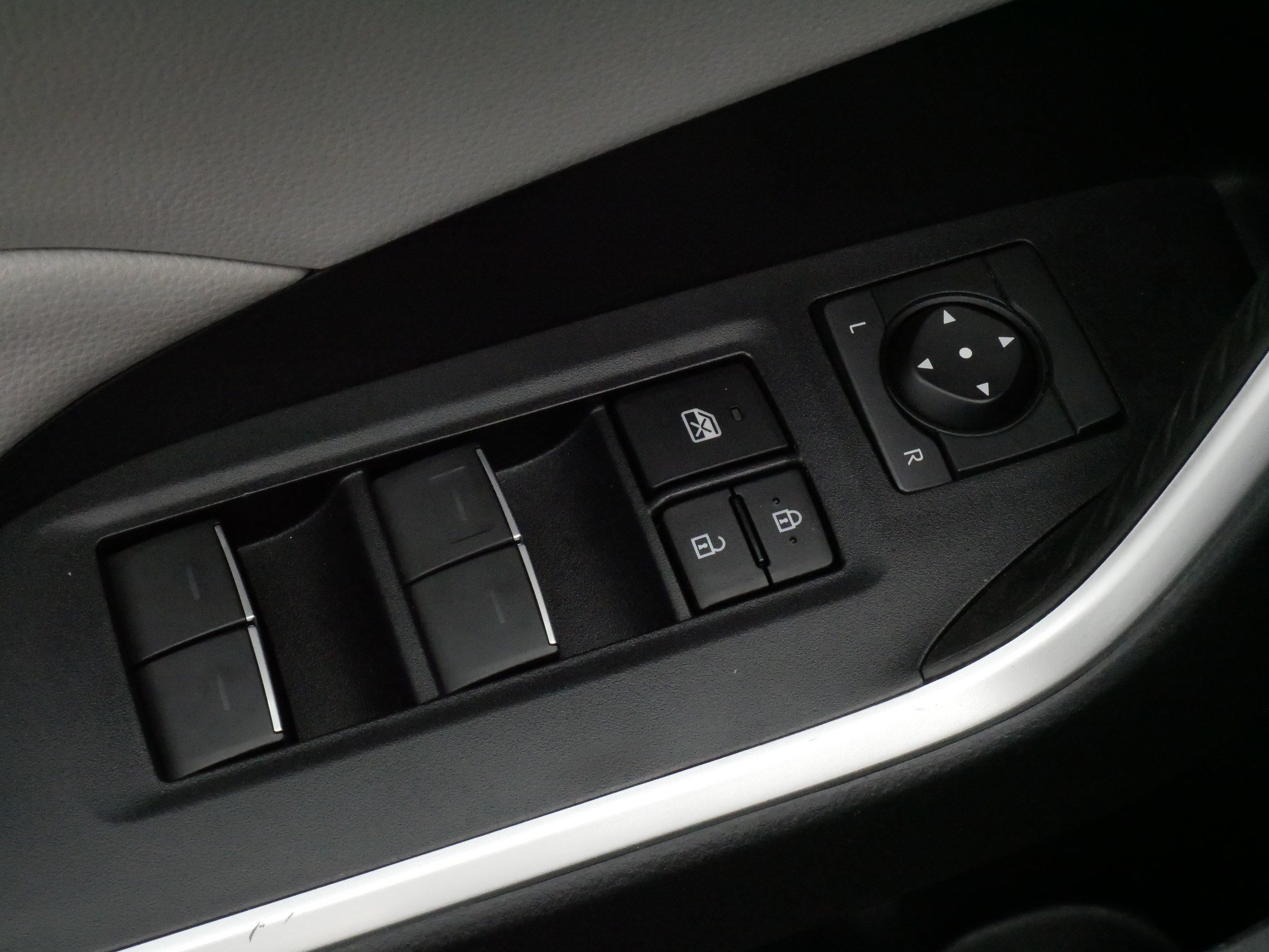 Certified Used 2023 MIDNIGHT BLACK METAL Toyota XLE Premium image 19