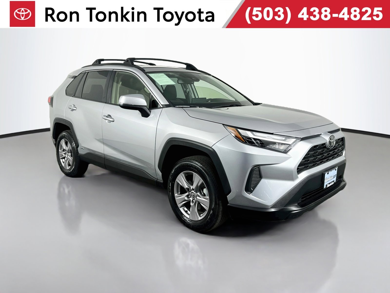 Used 2025 Silver Sky Metallic Toyota XLE image 1