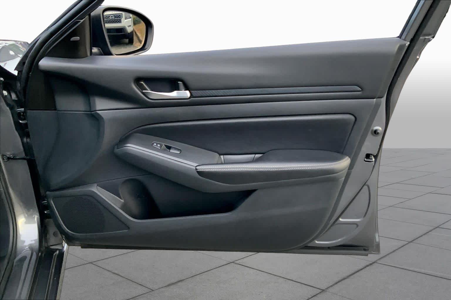 Used 2024 Gun Metallic Nissan 2.5 SV image 21