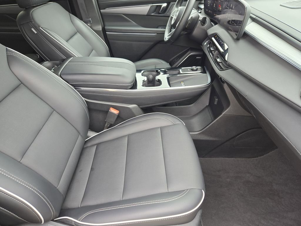 Used 2025 Summit White Buick Preferred image 9