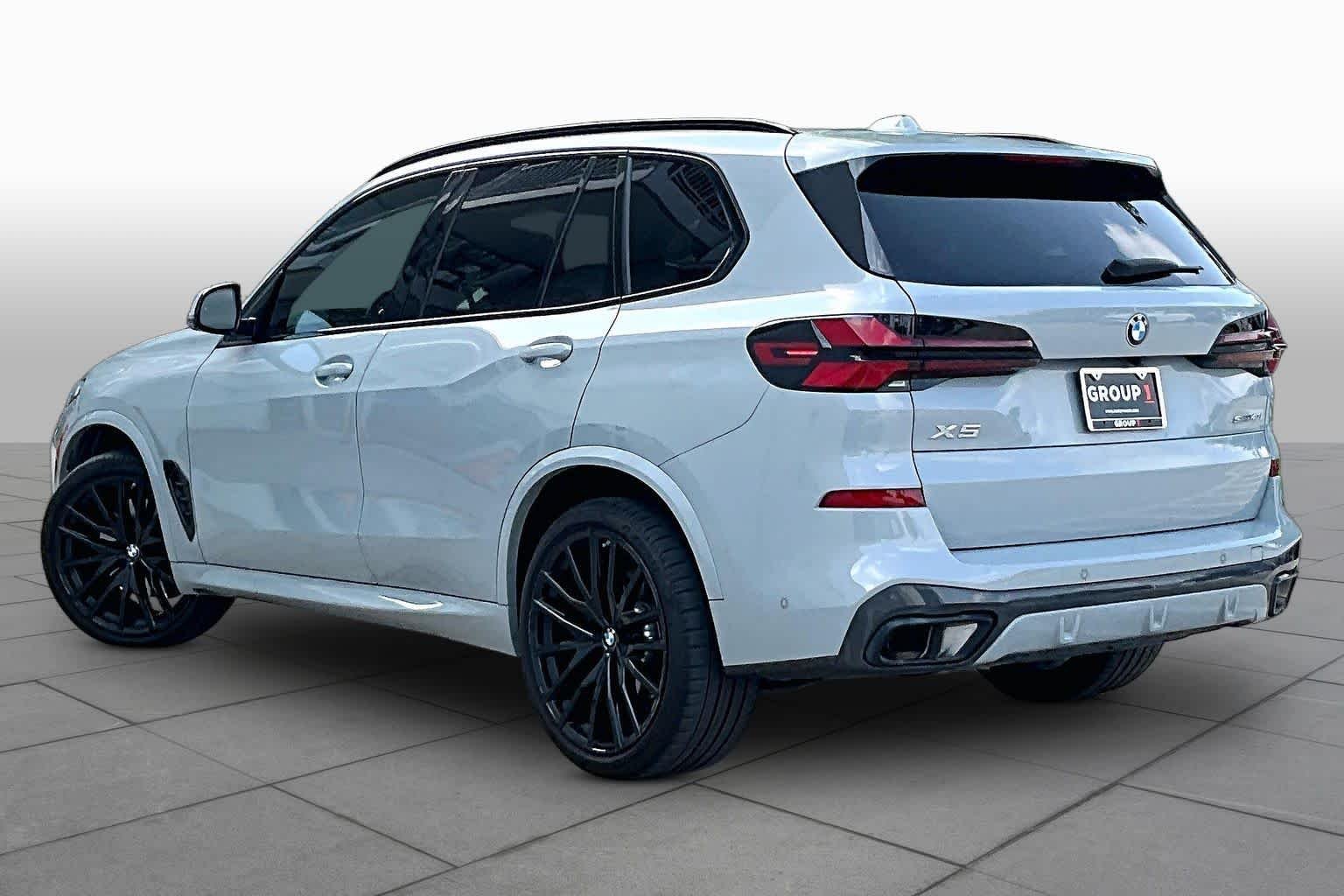Used 2025 Brooklyn Grey Metallic BMW sDrive40i image 11