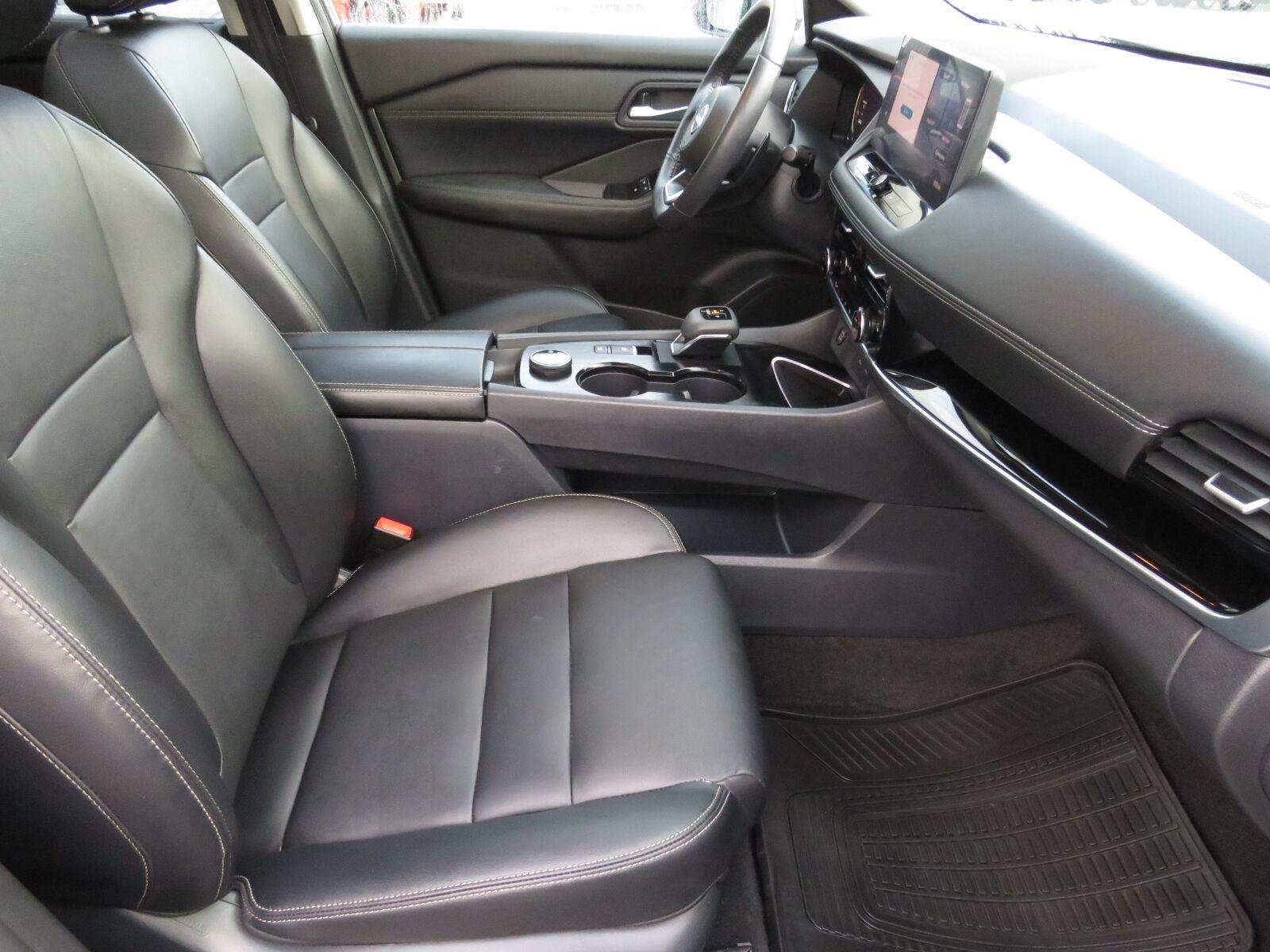 Used 2024 Boulder Gray Pearl Nissan SL image 20