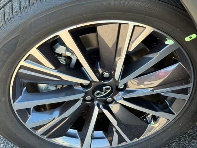 New 2027 MINERAL BLACK INFINITI Luxe AWD image 10
