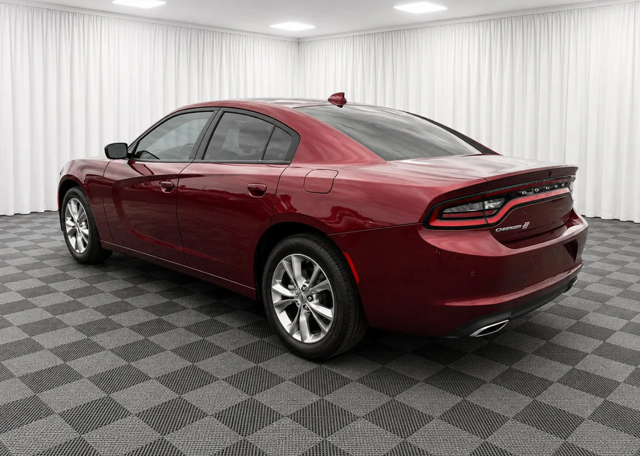 Used 2023 Octane Red Pearlcoat Dodge SXT image 5