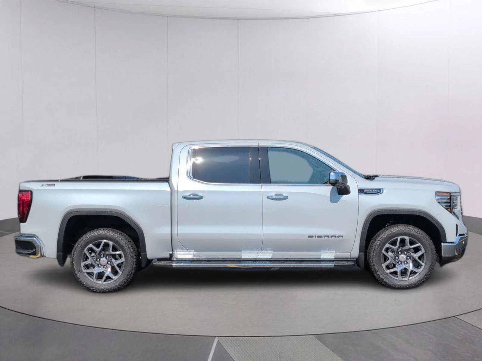 New 2026 Glacier White Tricoat GMC SLT image 7