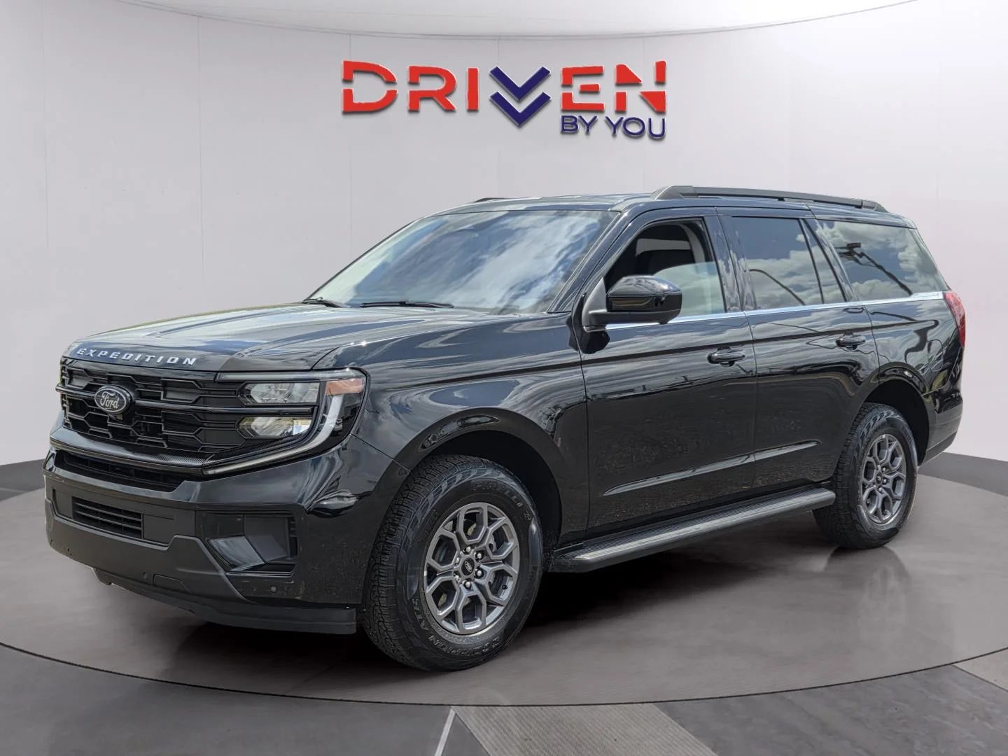 Used 2025 Agate Black Ford Active image 1
