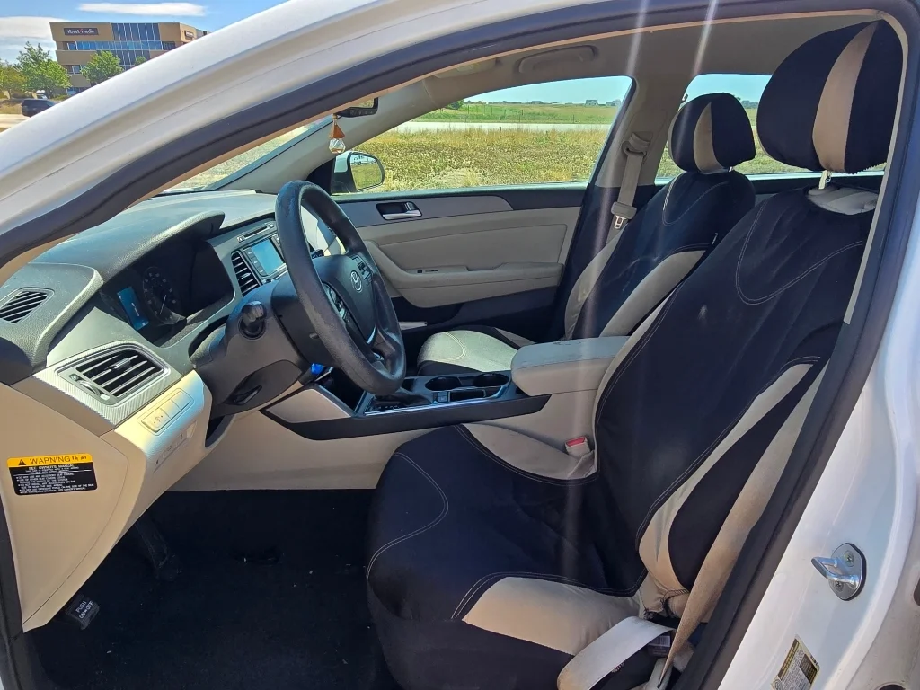 Used 2015 Quartz White Pearl Hyundai 2.4L SE image 11